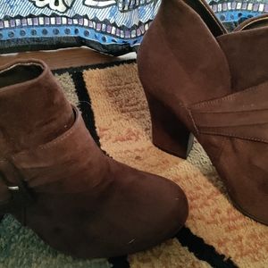 American Eagle Ankle Boots Size 8